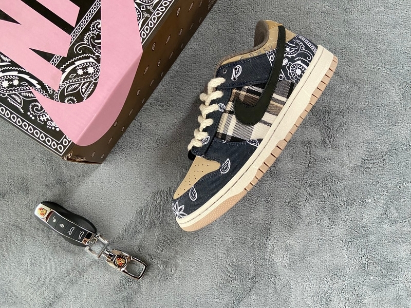 Nike SB Dunk Low Travis Scott (Special Box) (Cheap Sneakers)
