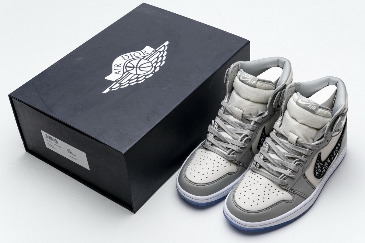 Jordan 1 Retro High Dior (Mid Quality)
