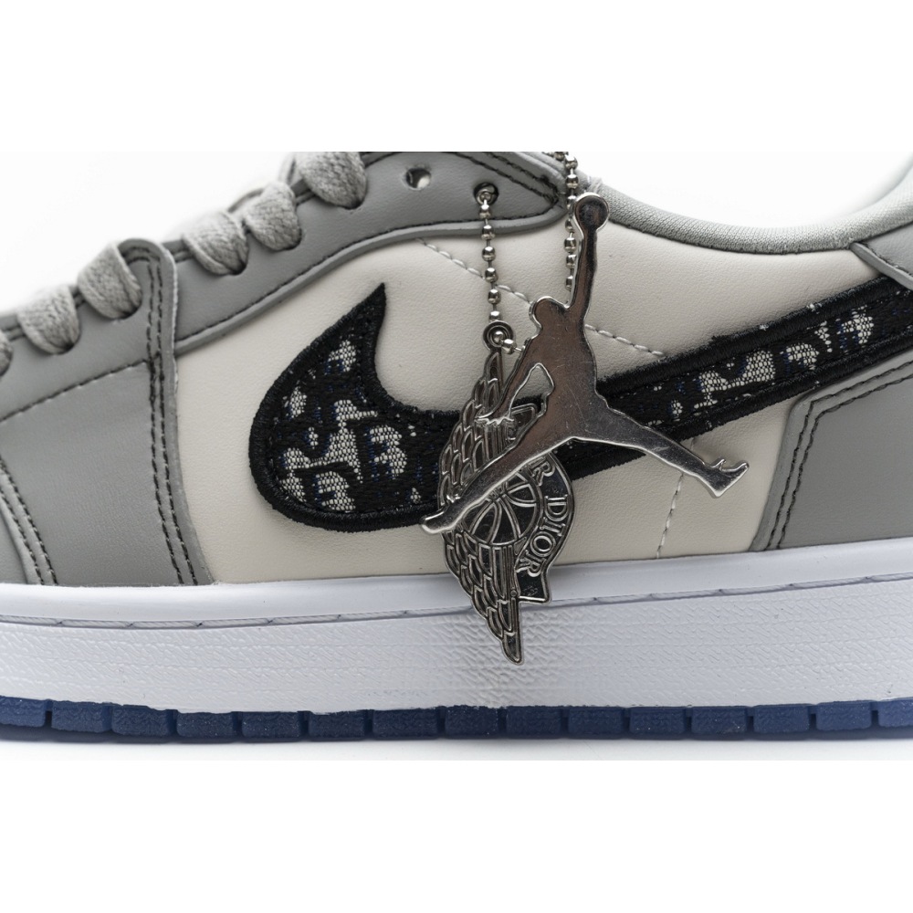 Jordan 1 Retro Low Dior
