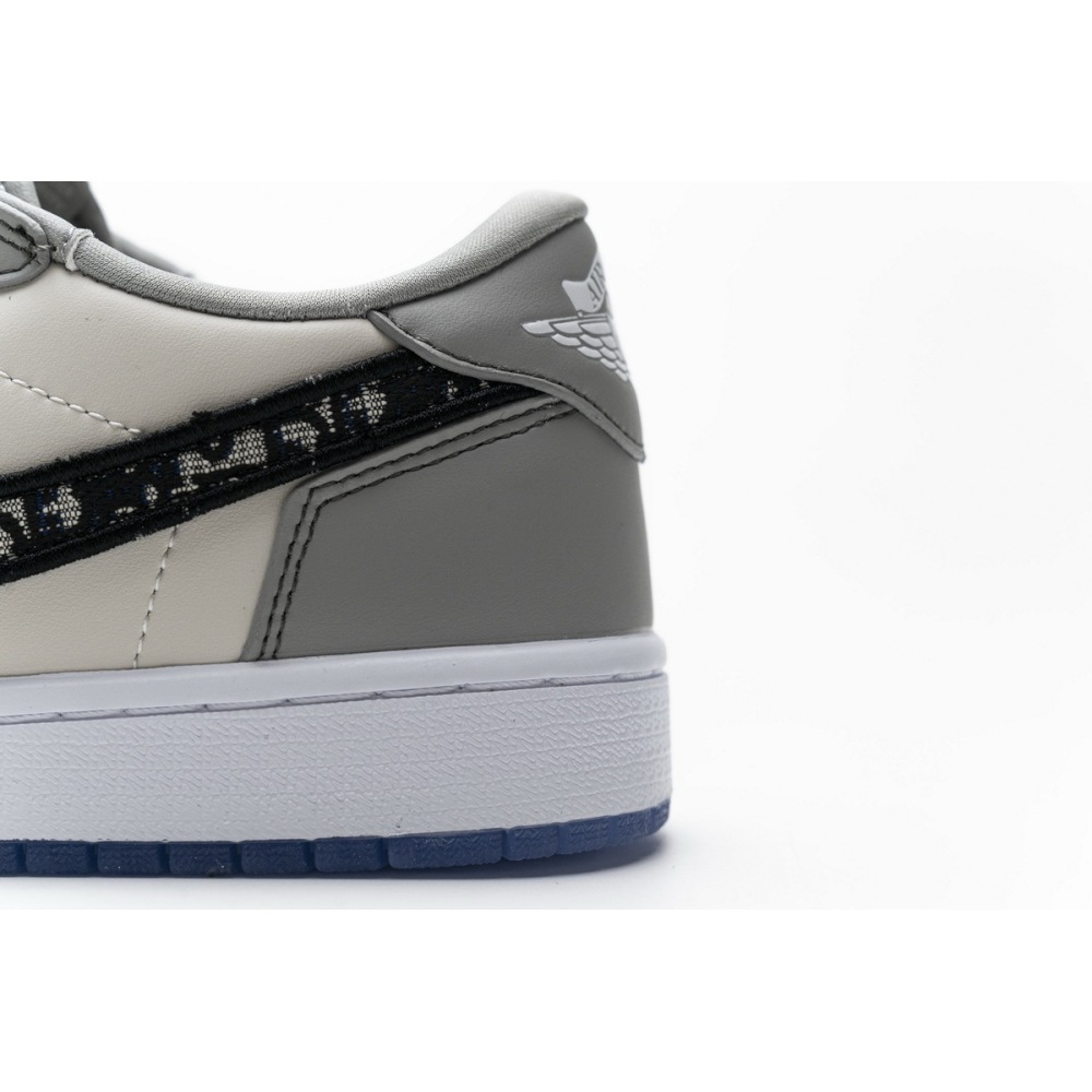 Jordan 1 Retro Low Dior