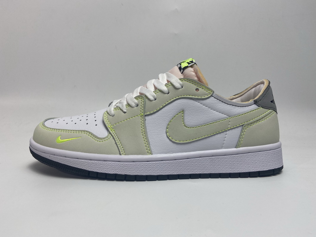 Jordan 1 Retro Low White Ghost Green Black (Cheap Sneakers)