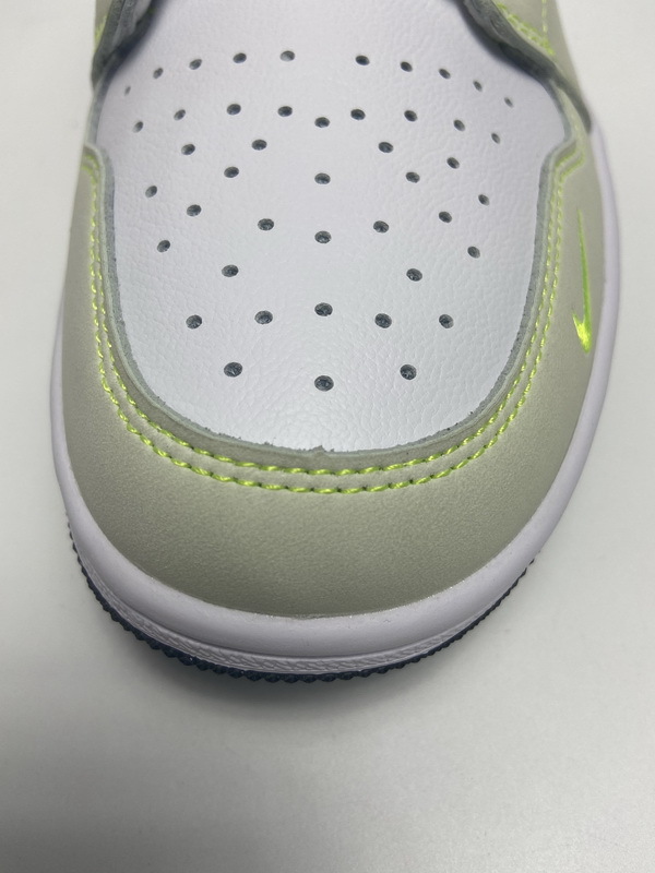 Jordan 1 Retro Low White Ghost Green Black (Cheap Sneakers)