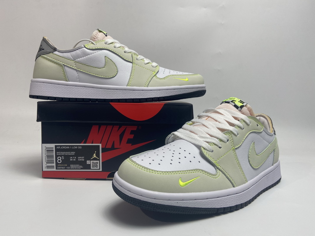 Jordan 1 Retro Low White Ghost Green Black (Cheap Sneakers)