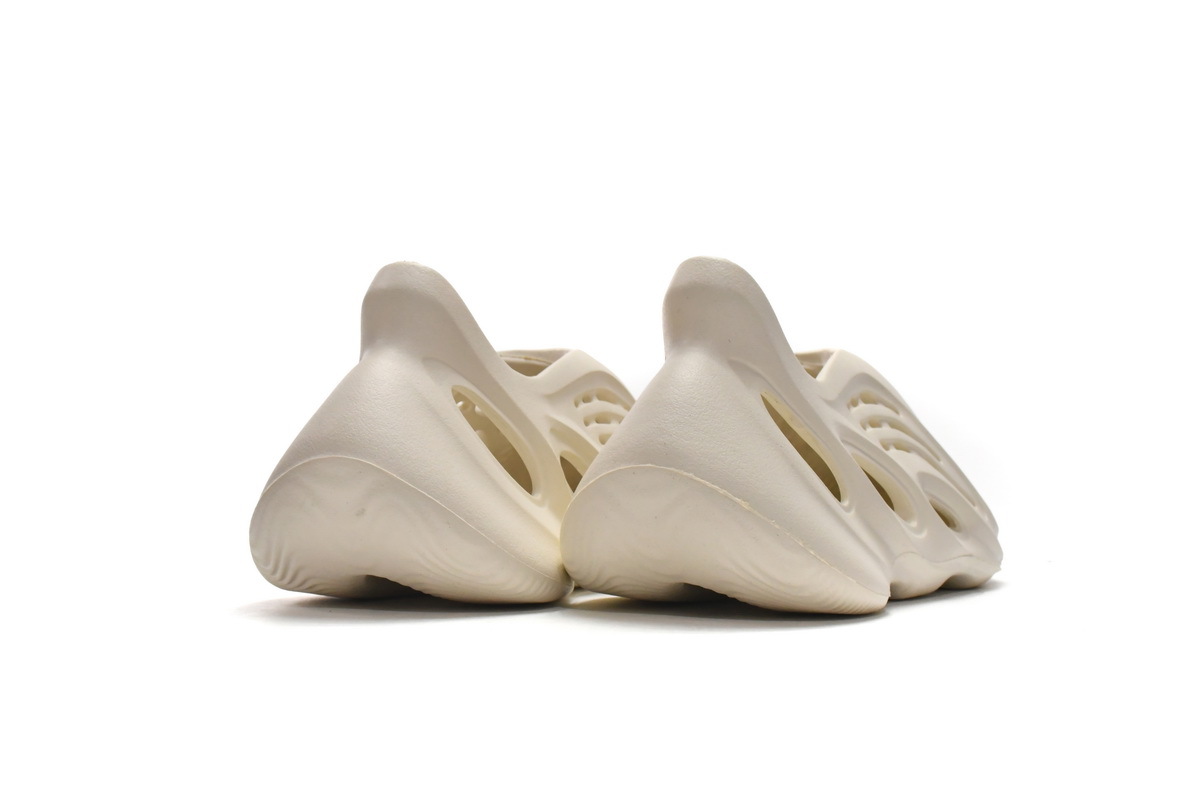 adidas Yeezy Foam RNNR Sand