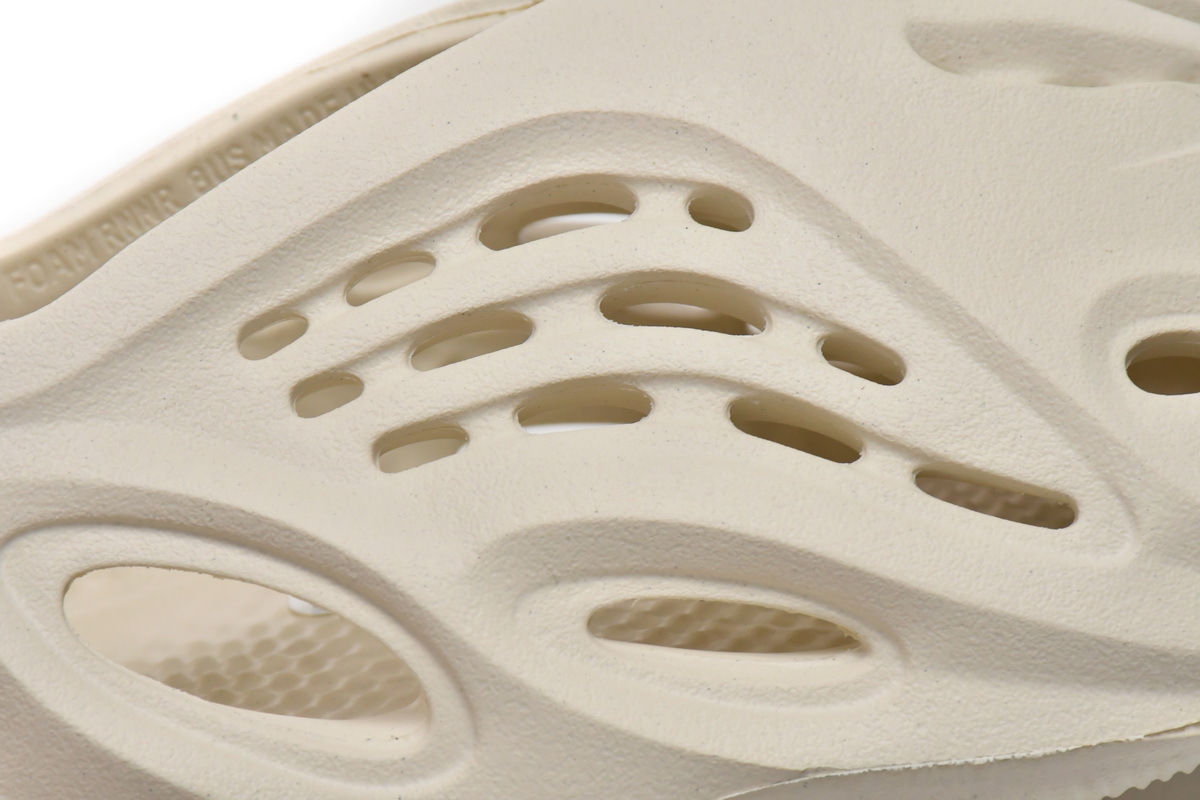 adidas Yeezy Foam RNNR Sand