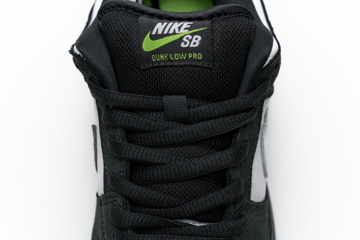 Nike SB Dunk Low Staple Panda Pigeon