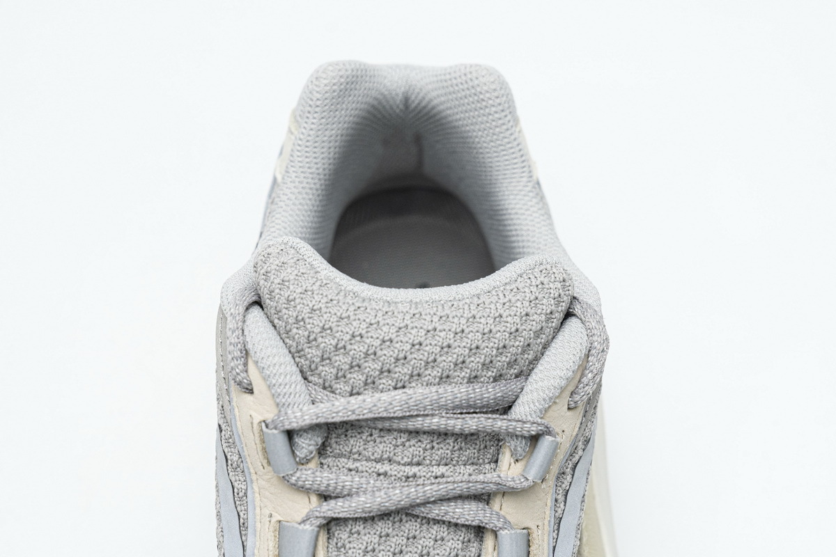 adidas Yeezy Boost 700 V2 Cream