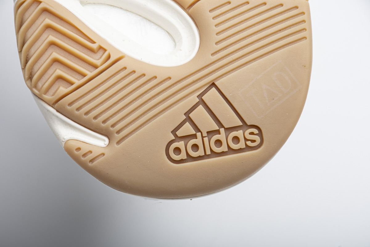 adidas Yeezy Boost 700 Magnet