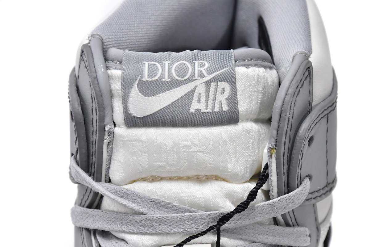 Jordan 1 Retro High Dior