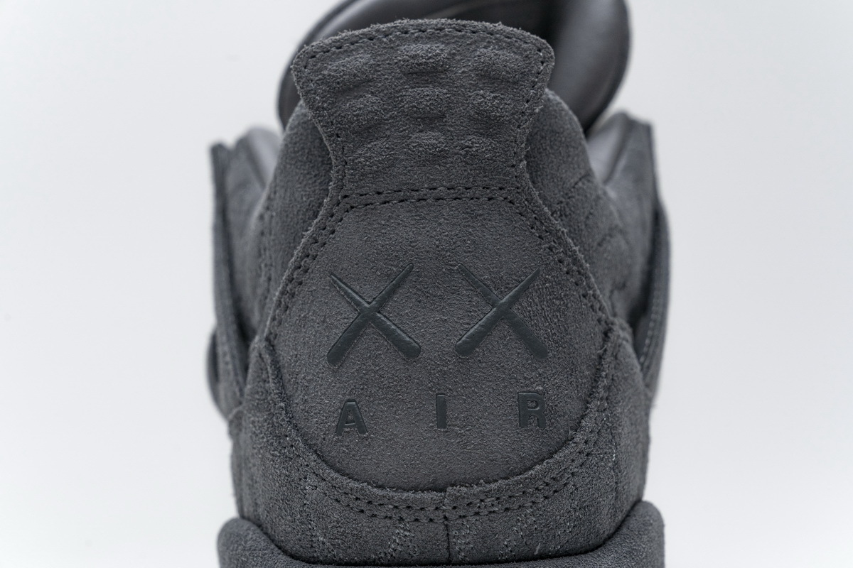 Jordan 4 Retro Kaws