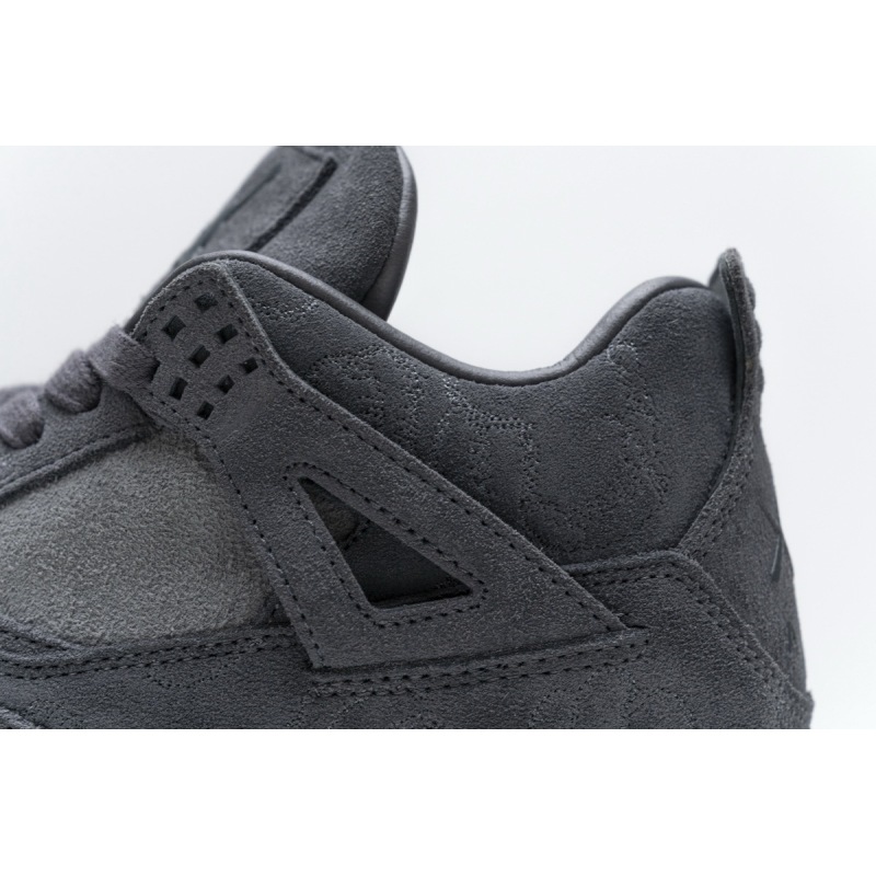 Jordan 4 Retro Kaws