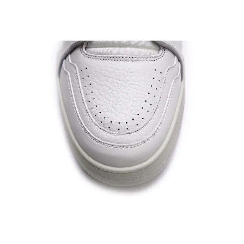 Louis Vuitton Trainer White Signature