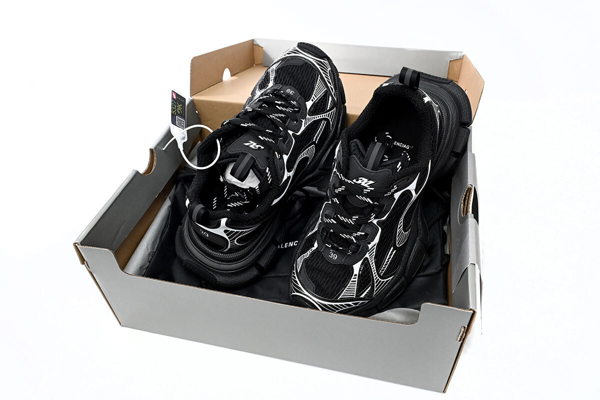 Balenciaga 3XL Black And White 542228 W2RB8 0102