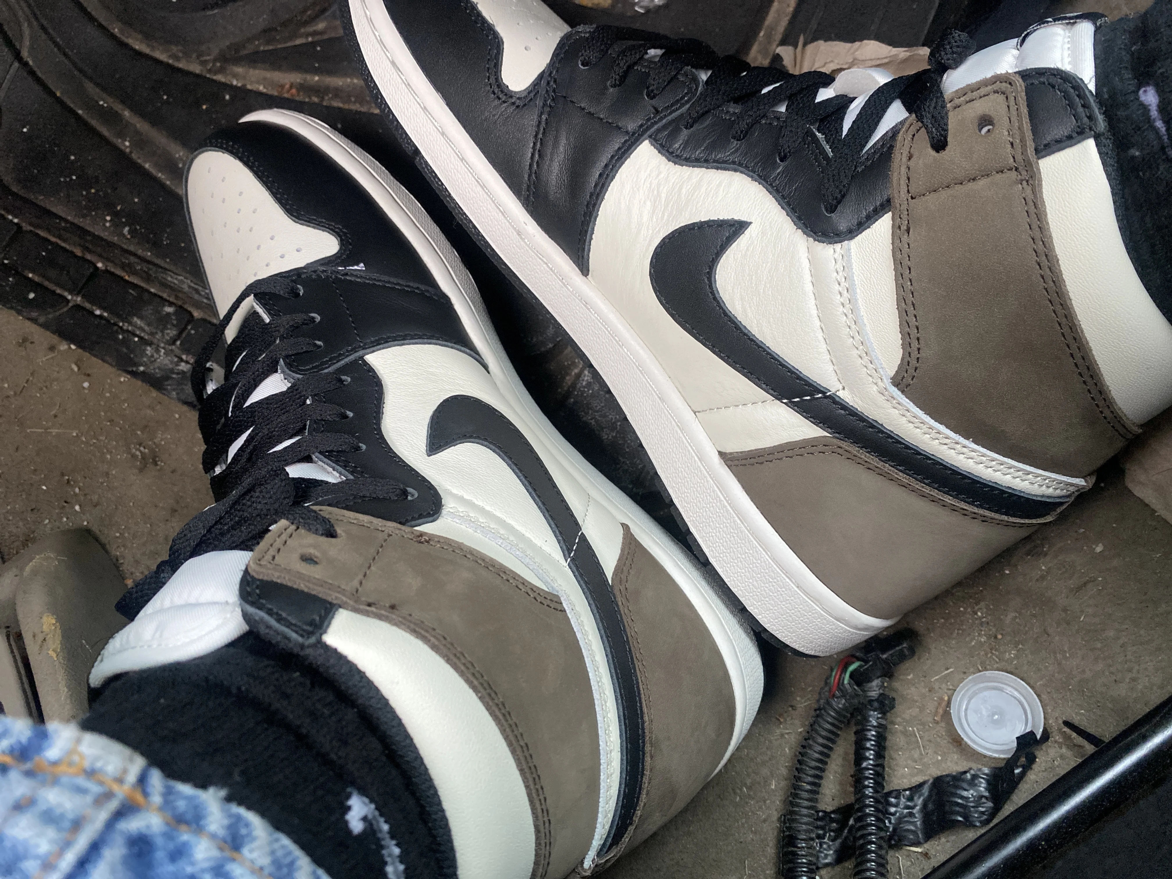 Jordan 1 Retro High Travis Scott review Weber 01