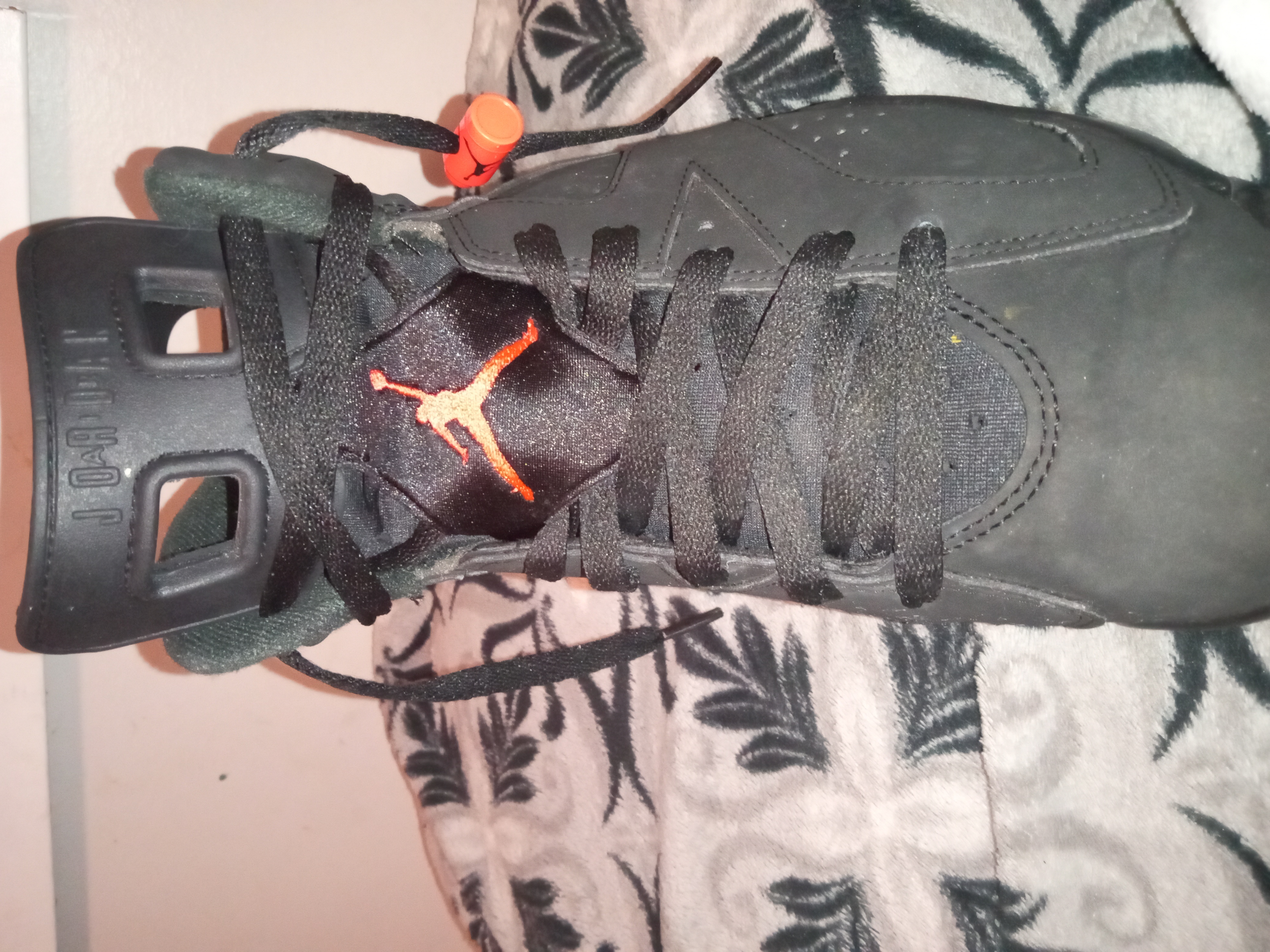 Jordan 6 Retro Black Infrared (2019) review 700 02