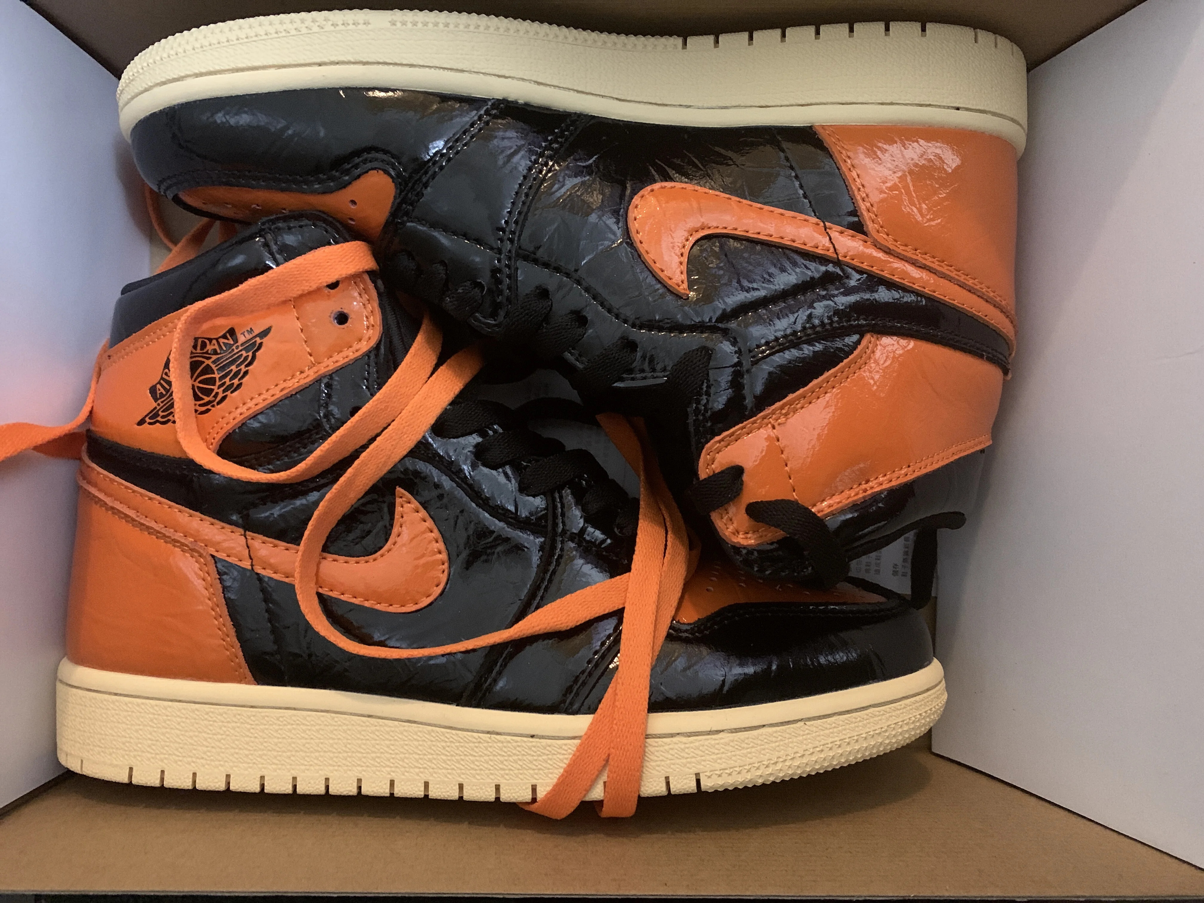 Jordan 1 Retro Shattered Backboard review Leo 01