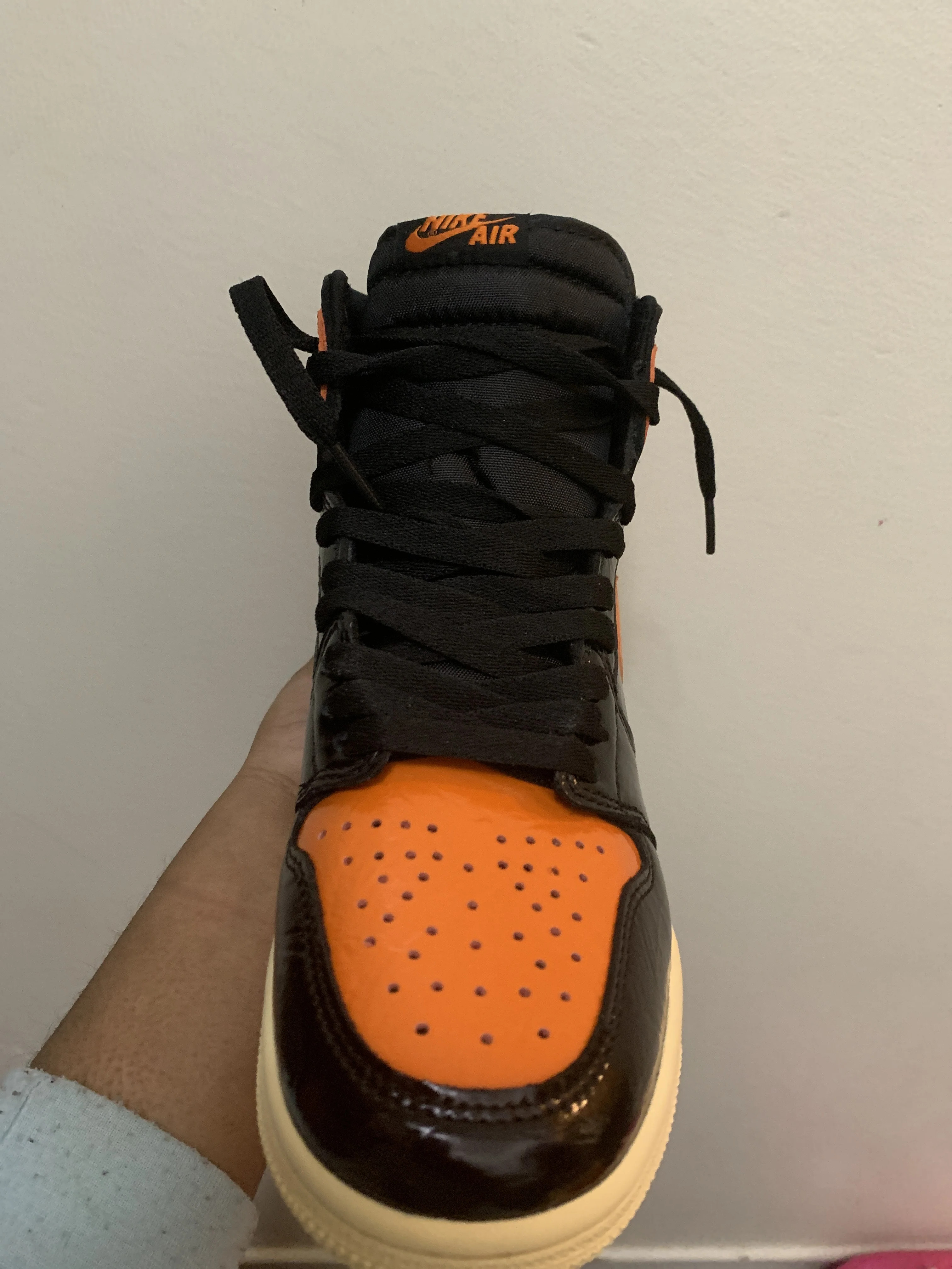 Jordan 1 Retro Shattered Backboard review Leo 03