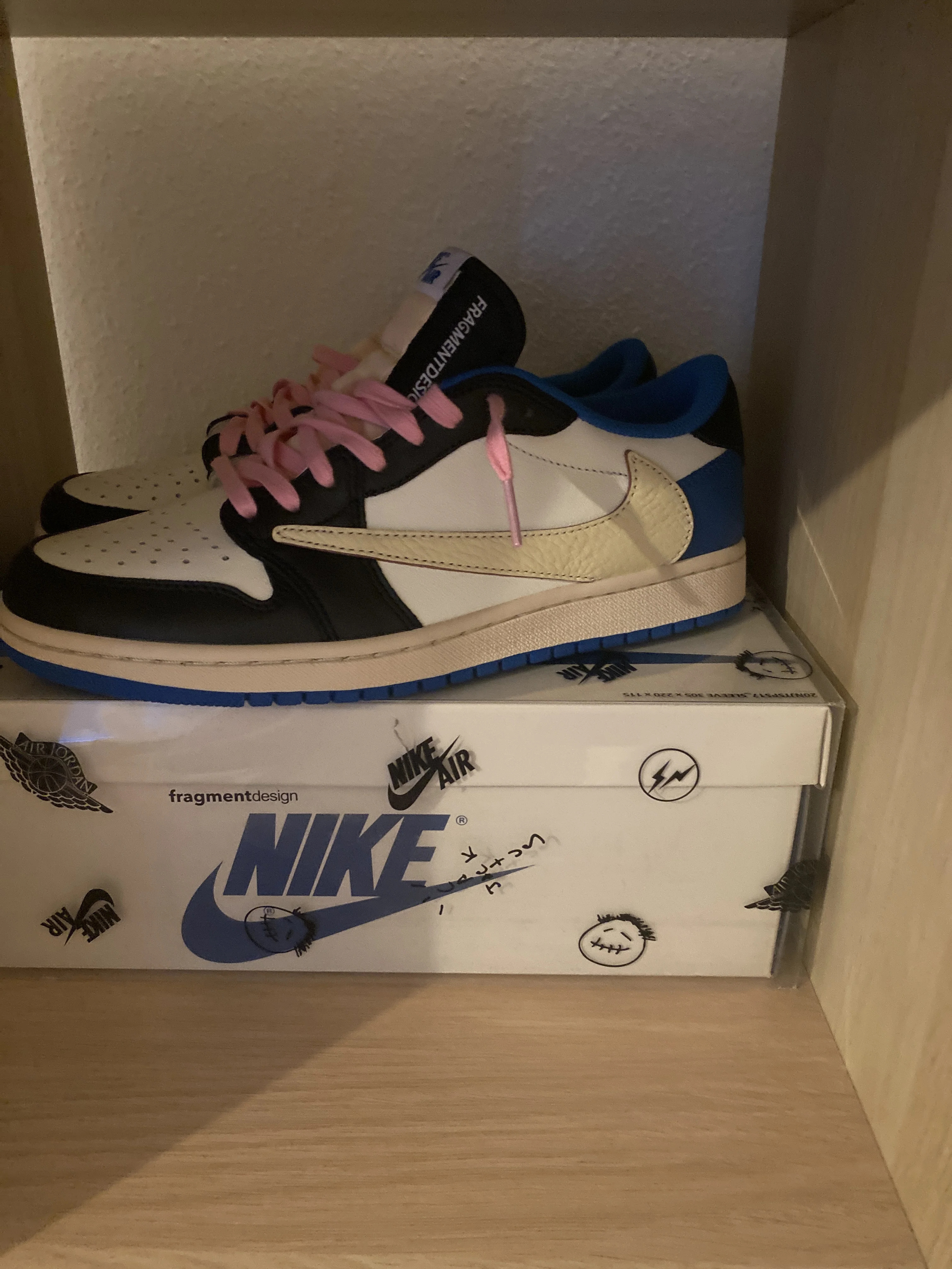 Jordan 1 Low Fragment x Travis Scott review Rossy