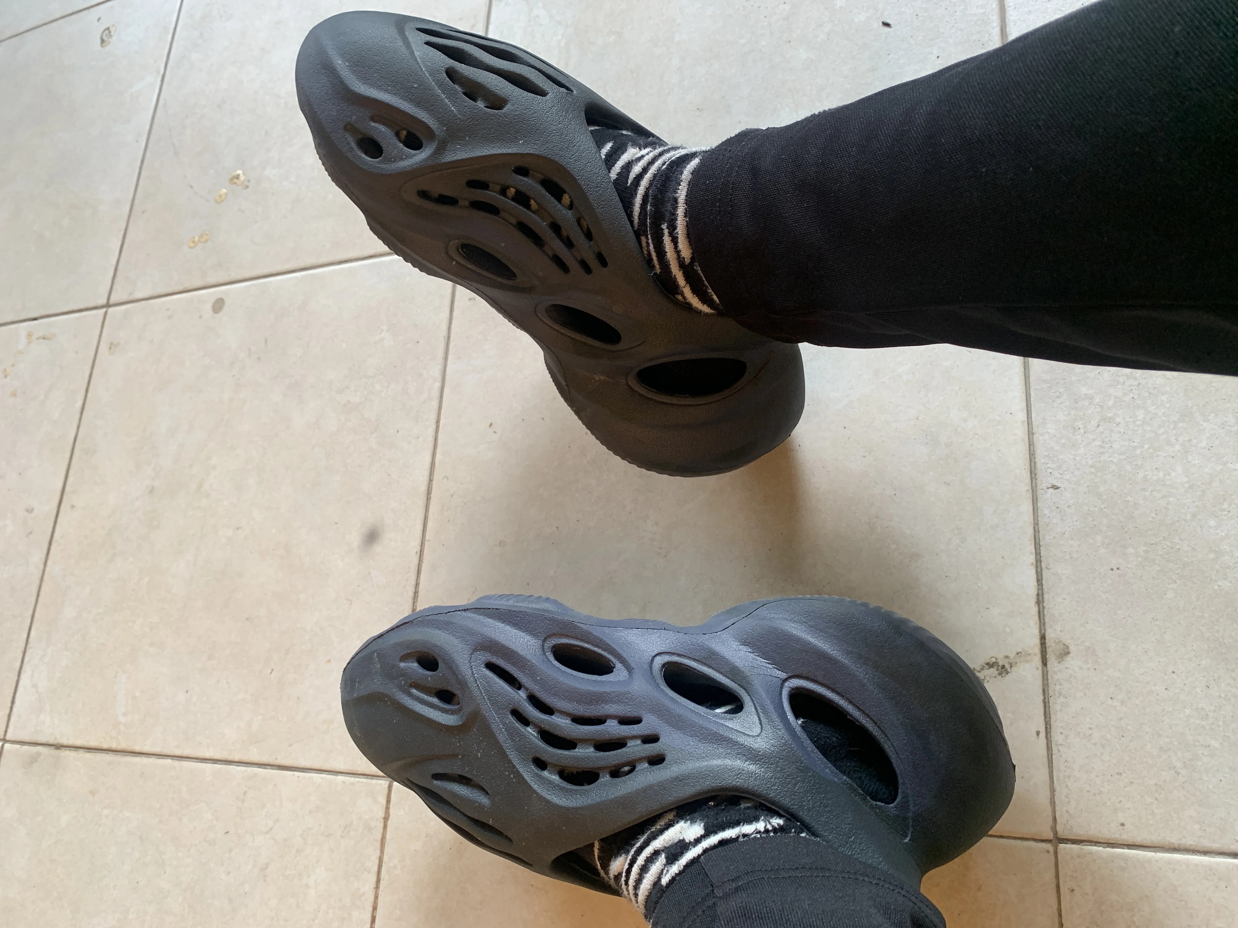 adidas Yeezy Foam RNNR Mineral Blue review Mieses 02