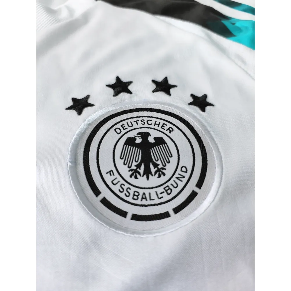 Thomas Müller Germany 24/25 Home Jersey