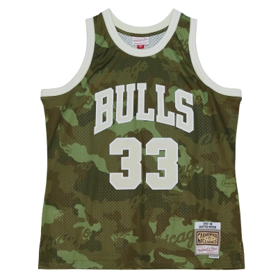 Men's Chicago Bulls Scottie Pippen Camo Hardwood Classics 1997/98 Ghost Green Swingman Jersey 02