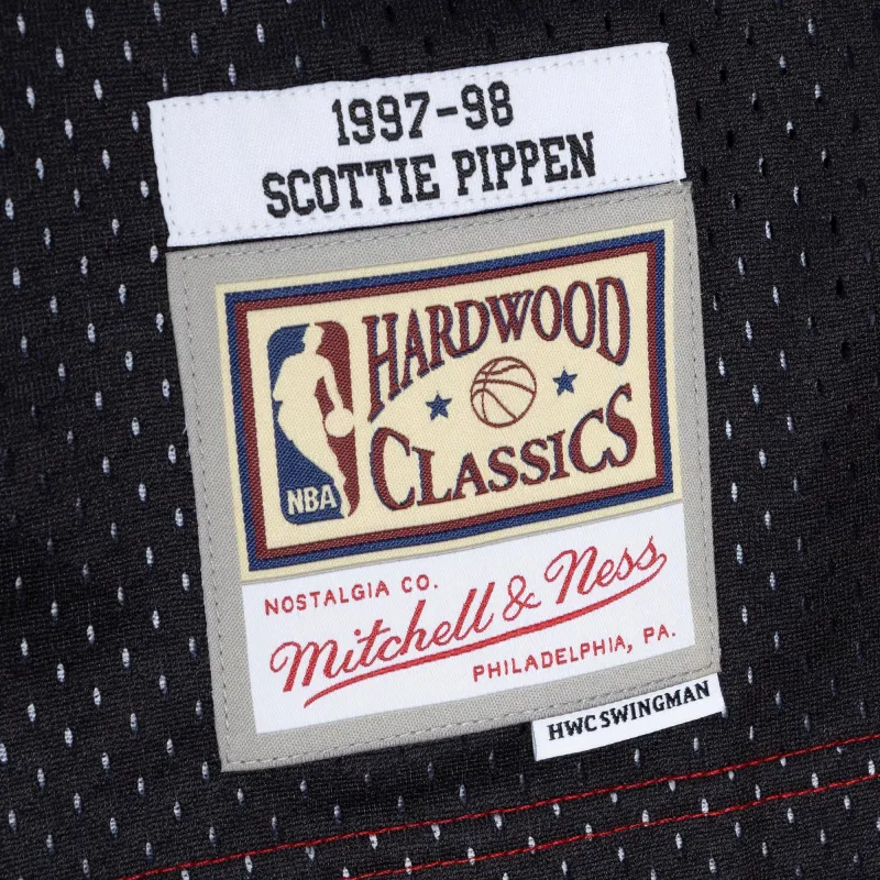 Men's Chicago Bulls Scottie Pippen Red/Black Hardwood Classics 1997/98 Split Swingman Jersey