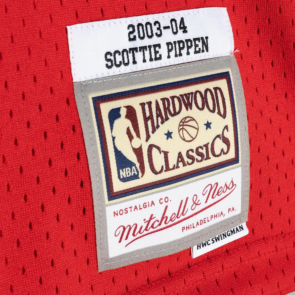 Men's Chicago Bulls Scottie Pippen Red Hardwood Classics 2003-04 Swingman Jersey