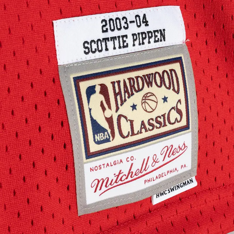 Men's Chicago Bulls Scottie Pippen Red Hardwood Classics 2003-04 Swingman Jersey
