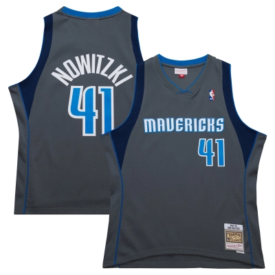 Men's Dallas Mavericks Dirk Nowitzki Gray 2003/04 Hardwood Classics Swingman Jersey 01