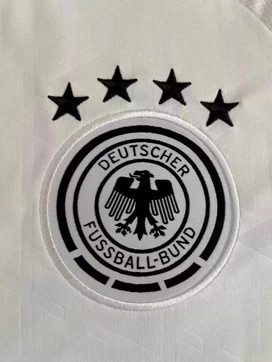 Thomas Müller Germany 24/25 Home Jersey review Uhfh