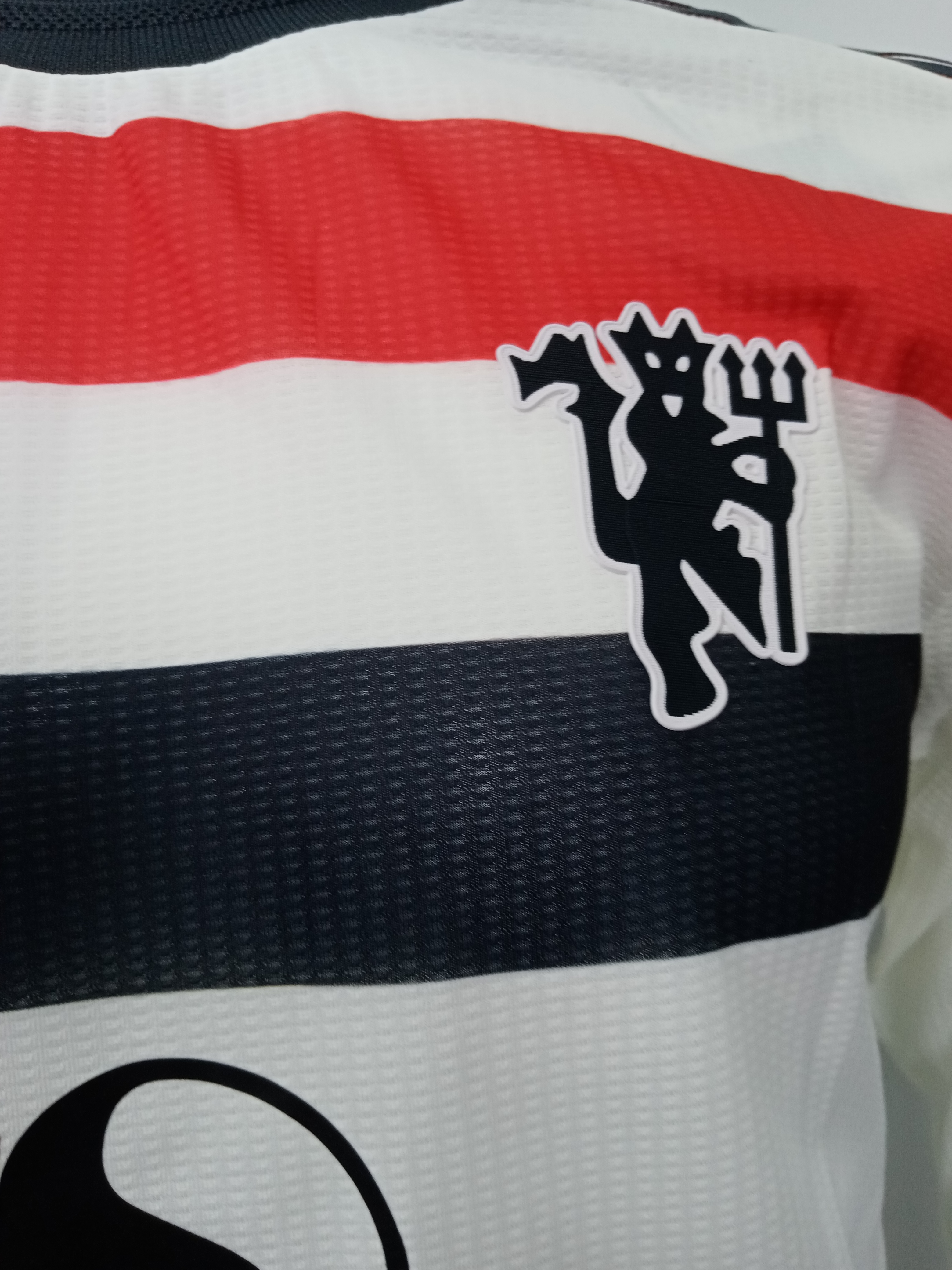 Rasmus Højlund Manchester United 24/25 Long Sleeve Player Third Jersey review AUhdhr 03