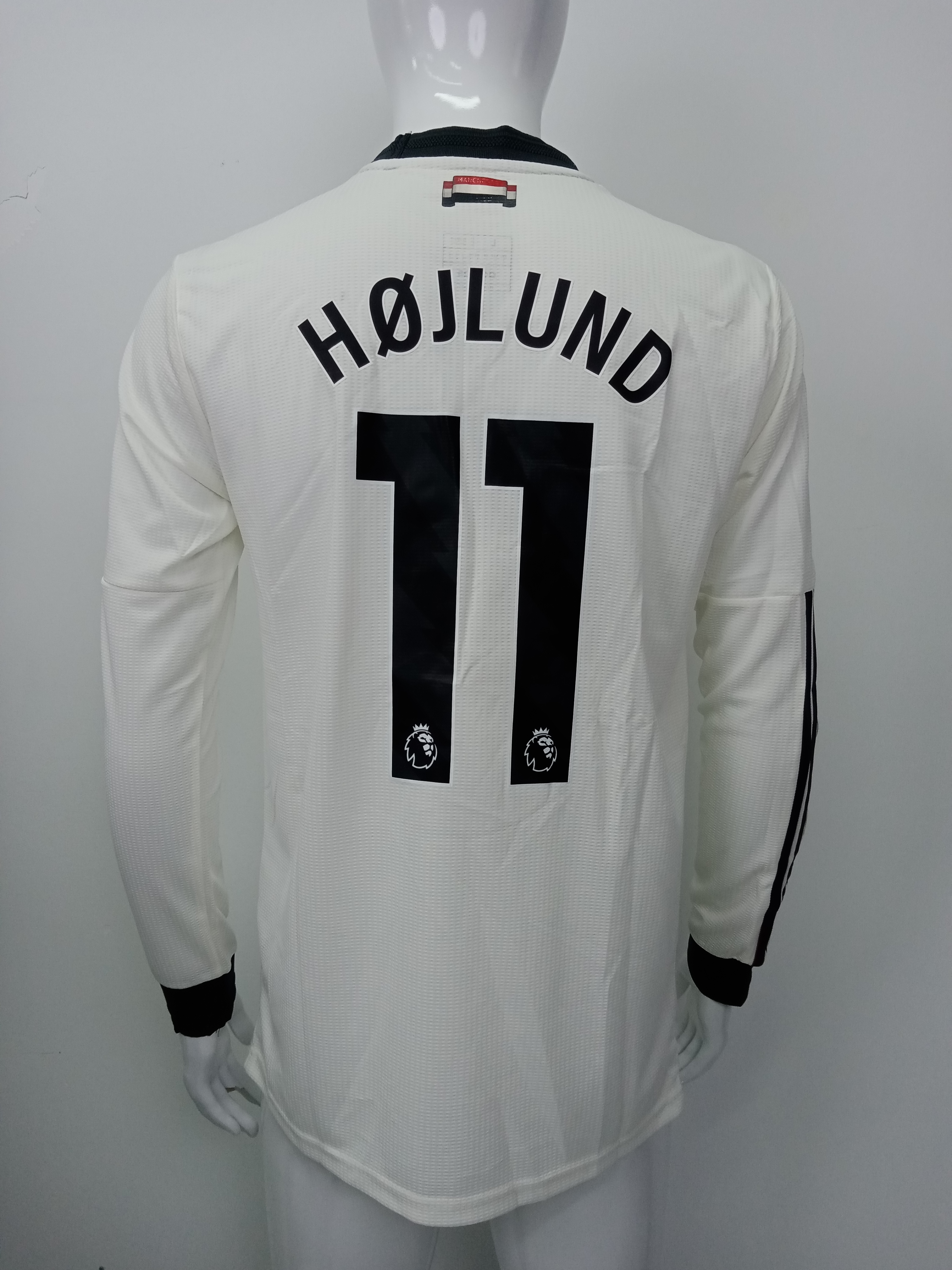 Rasmus Højlund Manchester United 24/25 Long Sleeve Player Third Jersey review AUhdhr 02