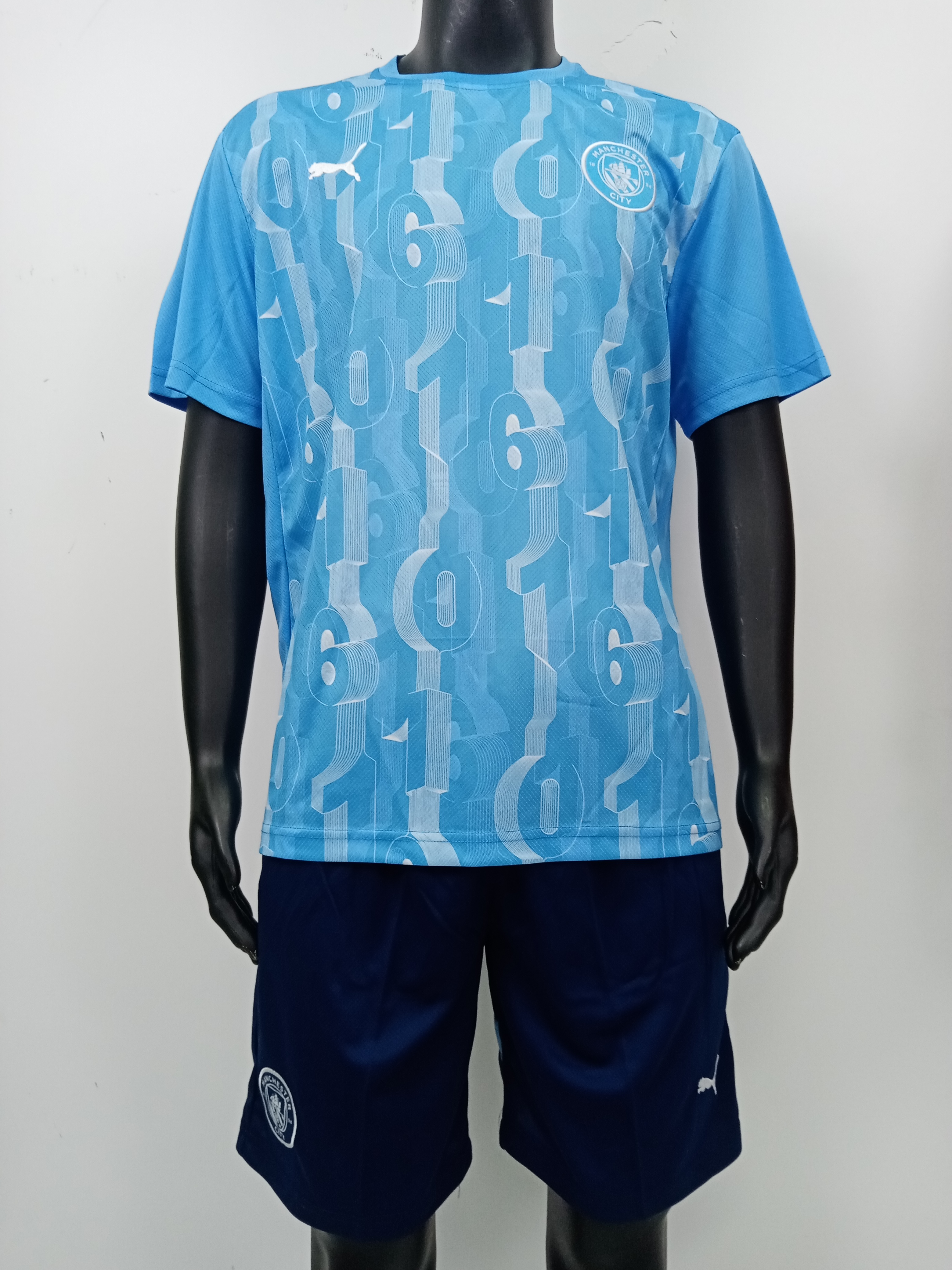 Manchester City Pre Match Training Jersey 24/25 Sky Blue review Rdfba 01