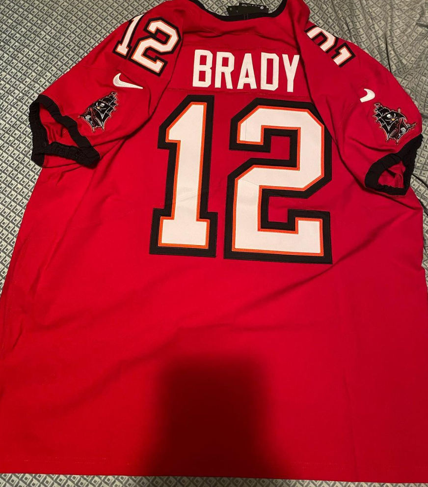 Men's Tampa Bay Buccaneers Tom Brady Nike Red Vapor Untouchable Limited Edition Jersey review Waern