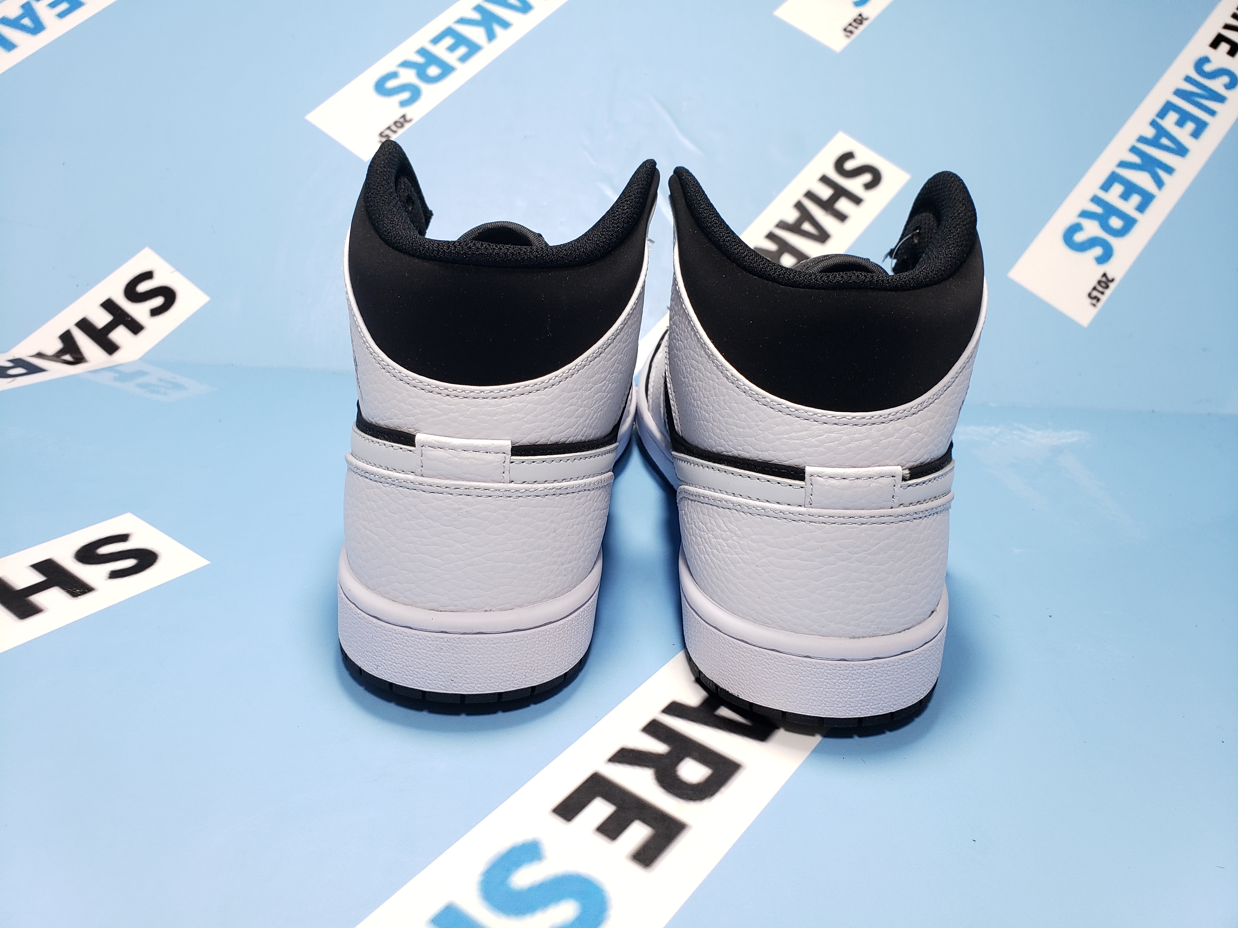 POP  Jordan 1 Mid White Black,  554724-113