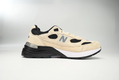 POP  New Balance 992 Beige Black M992NB 02