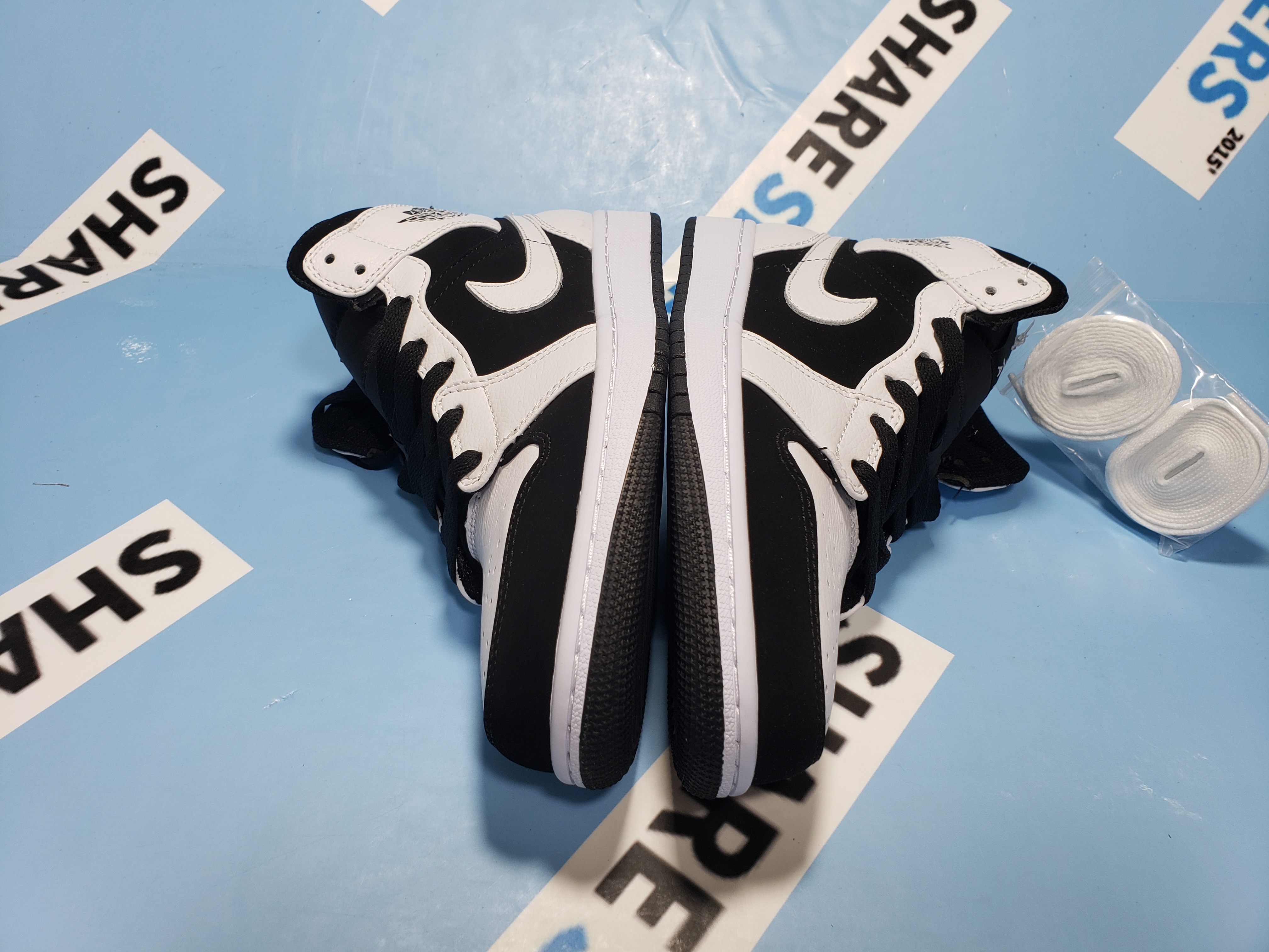 POP  Jordan 1 Mid White Black (GS),554725-113