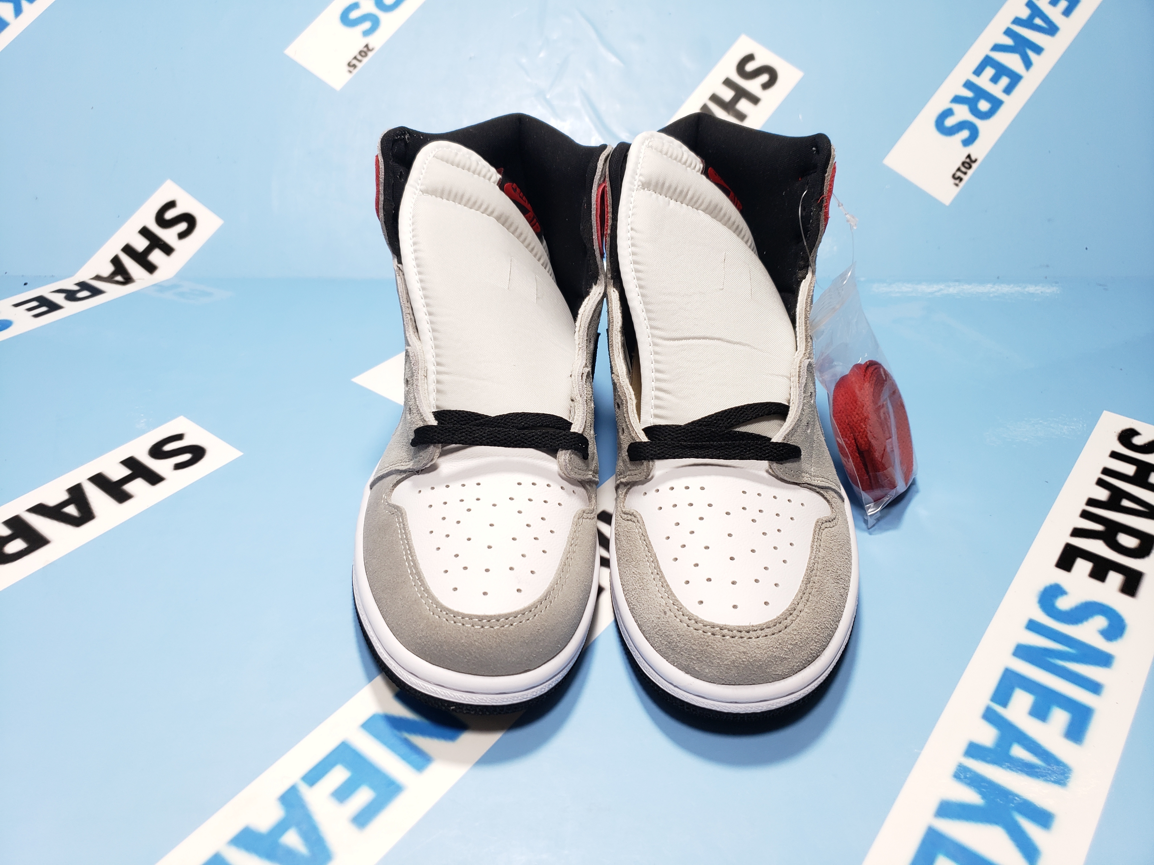 PKGoden  Jordan 1 Retro High Light Smoke Grey, 555088-126