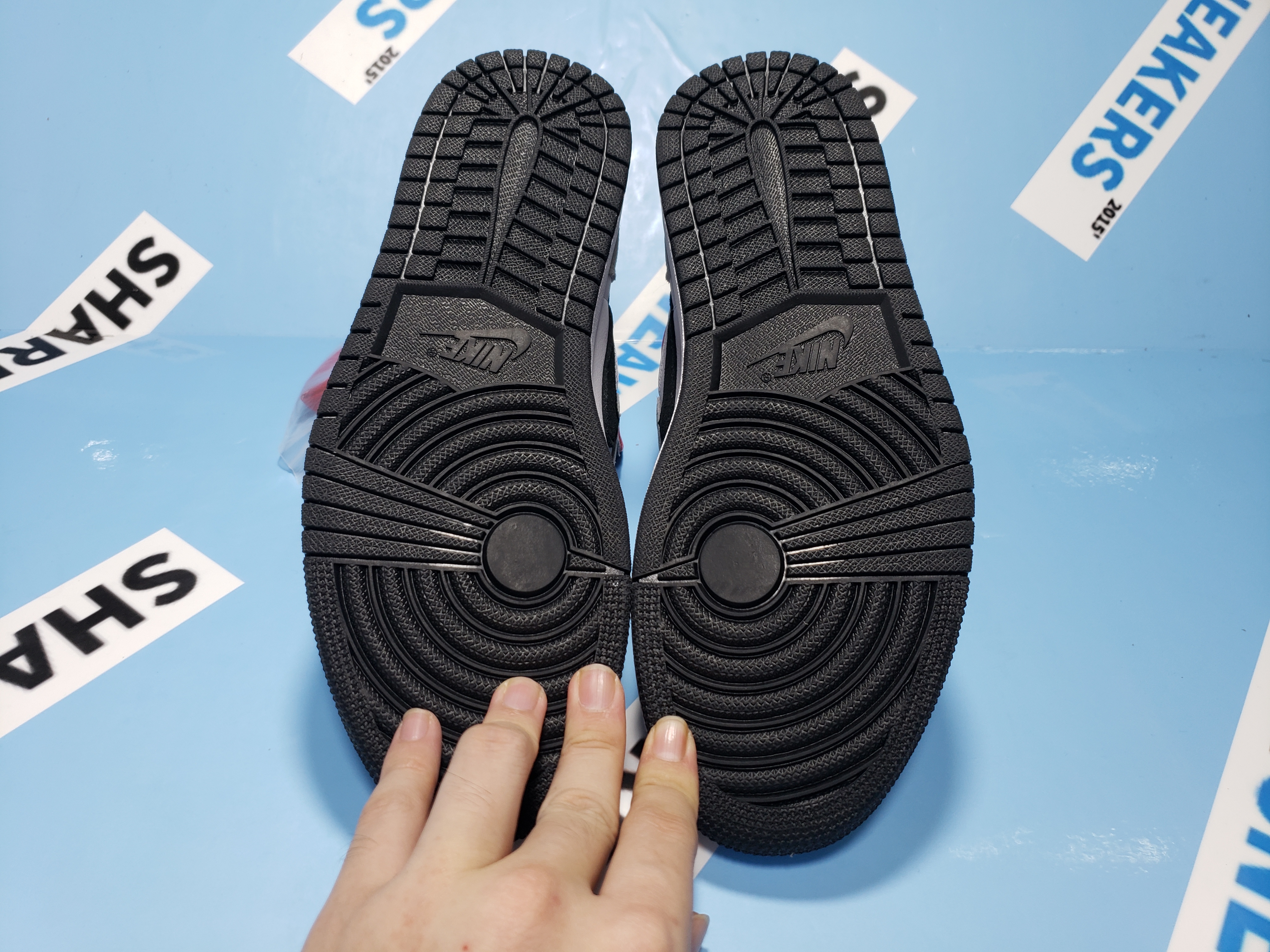 PKGoden  Jordan 1 Retro High Light Smoke Grey, 555088-126