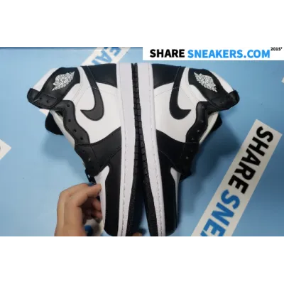 POP  Jordan 1 Retro Black White (2014), 555088-010 02