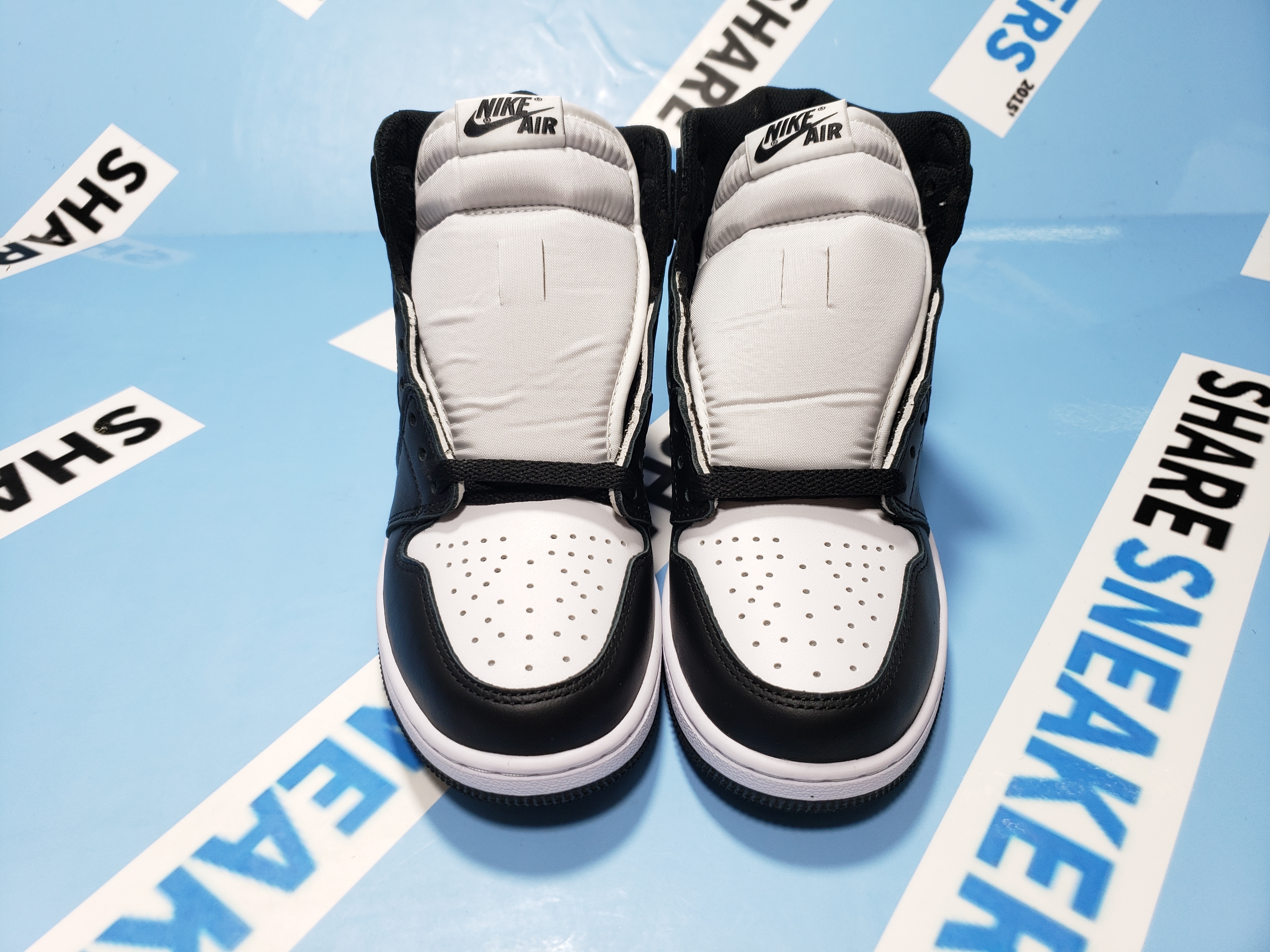 POP  Jordan 1 Retro Black White (2014), 555088-010