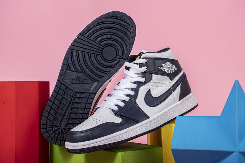 BootsMasterLin Air Jordan 1 Mid White Metallic Gold Obsidian (GS), 554725-174  the best replica sneaker 