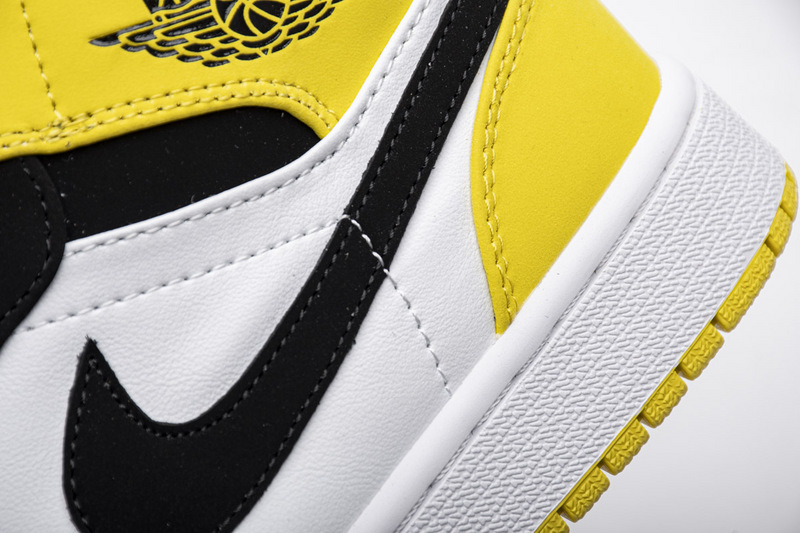  BootsMasterLin Air Jordan 1 Mid Yellow Toe Black, 852542-071 the best replica sneaker 