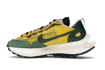 PKGoden  Vaporwaffle sacai Tour Yellow Stadium Green, CV1363-700 01