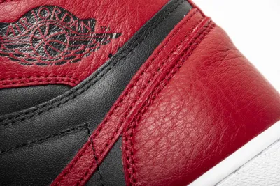 POP  Jordan 1 Retro High Bred "Banned" (2016), 555088-001 02