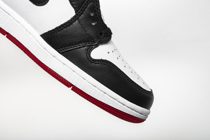 BootsMasterLin Retro Black Toe (2016), 555088-125 the best replica sneaker 