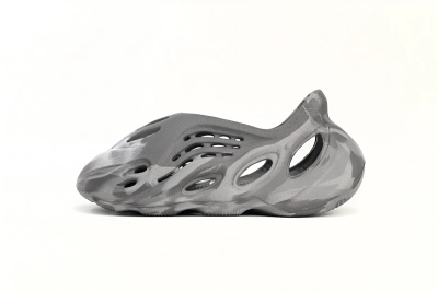 POP  Yeezy Foam Runner Grey Camouflage, IE4931 02