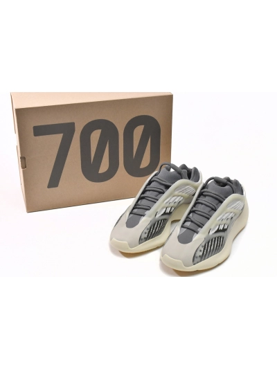POP  Yeezy 700 V3 Fade Salt, ID1674 01