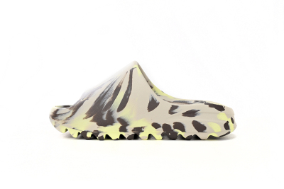 POP Yeezy Slide Enflame Oil Painting Ink Yellow, FZ5899 01