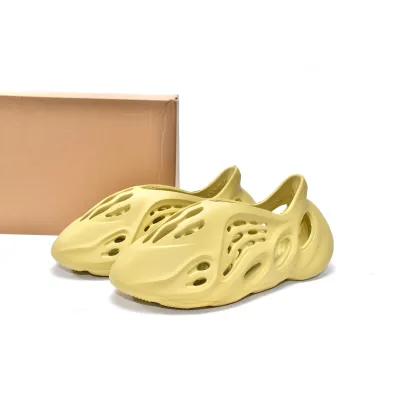 POP  Yeezy Foam Runner Sulfur, GV6775 01